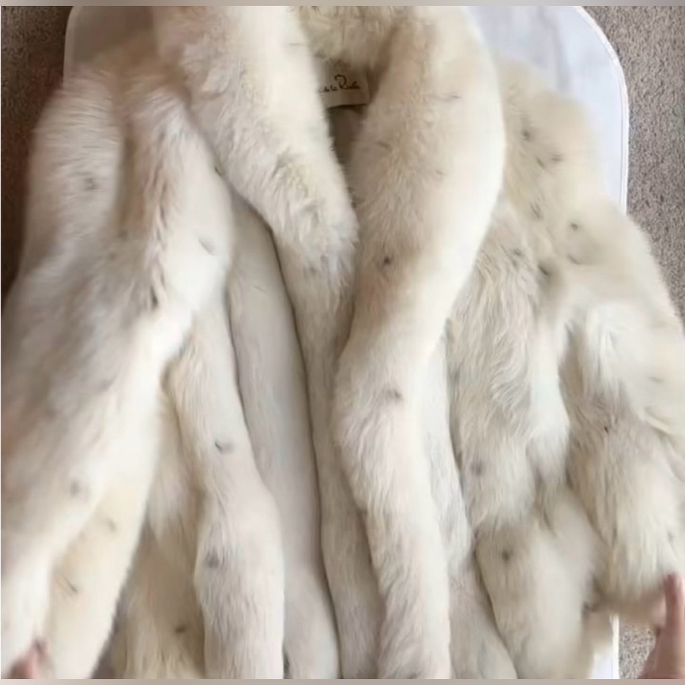 Oscar de la Renta Spotted fox coat